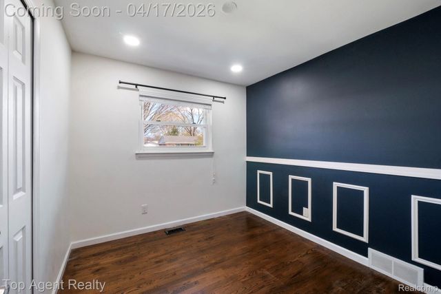 1973 Alexander Drive, Troy, MI 48083