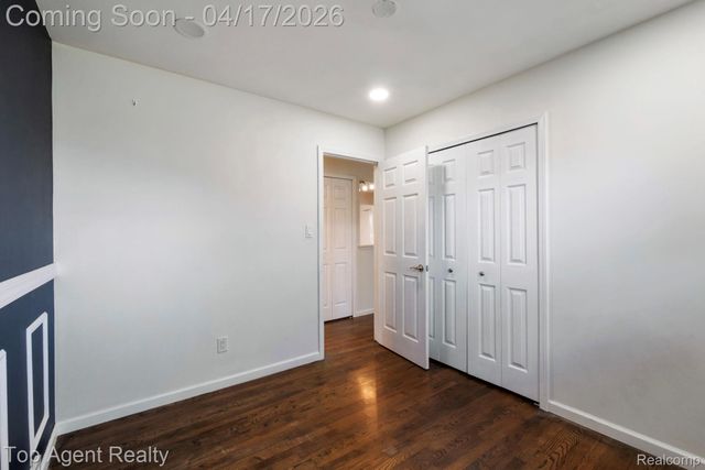 1973 Alexander Drive, Troy, MI 48083