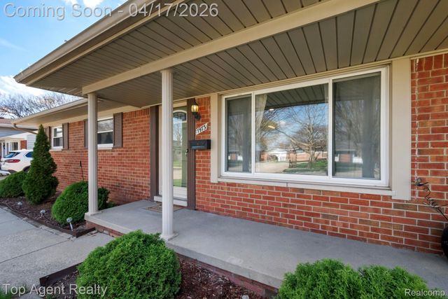 1973 Alexander Drive, Troy, MI 48083