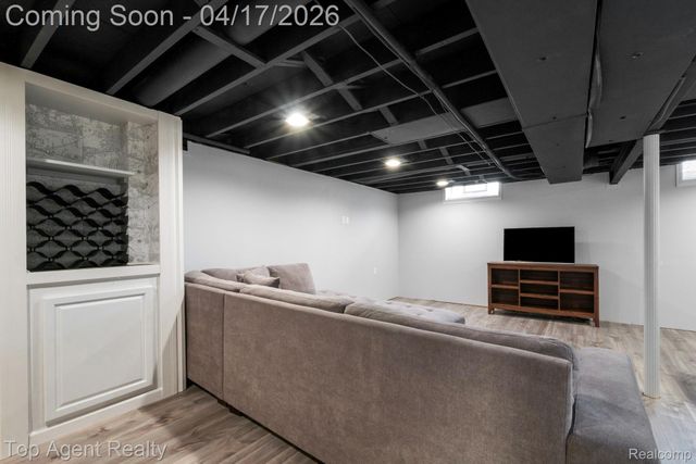 1973 Alexander Drive, Troy, MI 48083