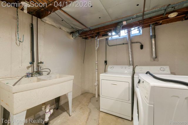 1973 Alexander Drive, Troy, MI 48083