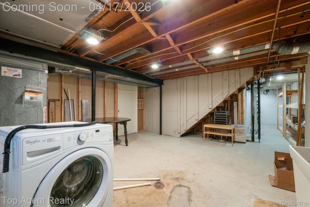 1973 Alexander Drive, Troy, MI 48083