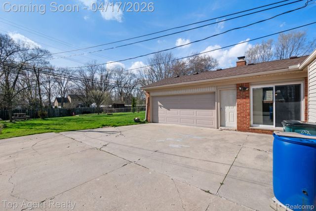 1973 Alexander Drive, Troy, MI 48083