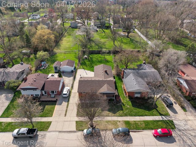 1973 Alexander Drive, Troy, MI 48083