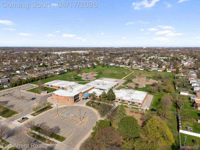 1973 Alexander Drive, Troy, MI 48083