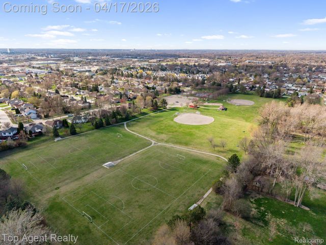 1973 Alexander Drive, Troy, MI 48083