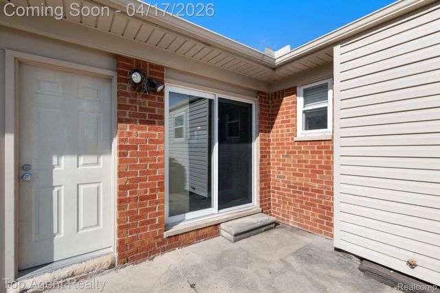 1973 Alexander Drive, Troy, MI 48083