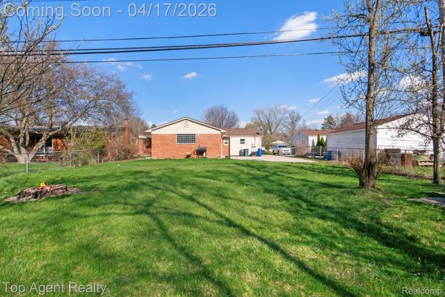 1973 Alexander Drive, Troy, MI 48083