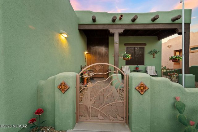 2040 S Doubletree Lane, Tucson, AZ 85713