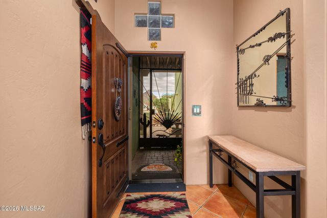 2040 S Doubletree Lane, Tucson, AZ 85713