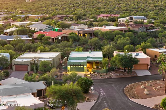 2040 S Doubletree Lane, Tucson, AZ 85713