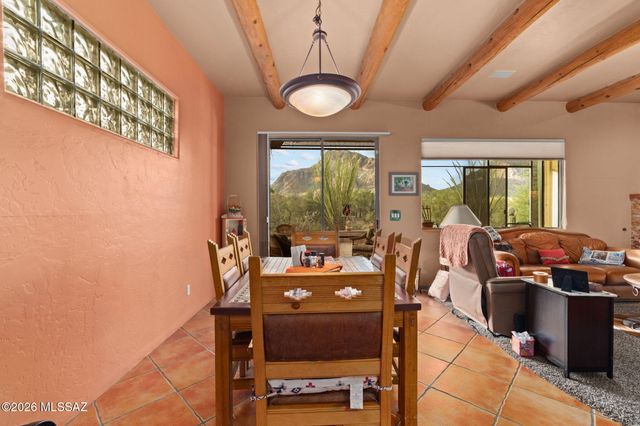 2040 S Doubletree Lane, Tucson, AZ 85713