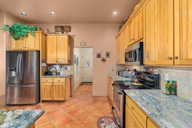 2040 S Doubletree Lane, Tucson, AZ 85713