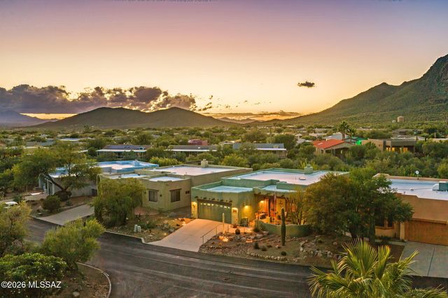 2040 S Doubletree Lane, Tucson, AZ 85713