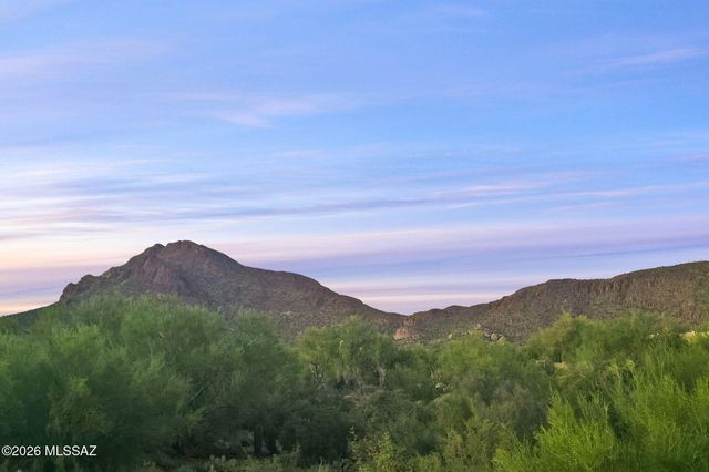 2040 S Doubletree Lane, Tucson, AZ 85713