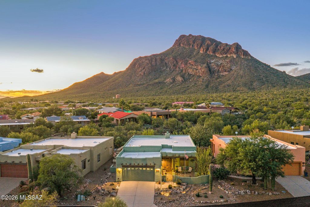 2040 S Doubletree Lane, Tucson, AZ 85713