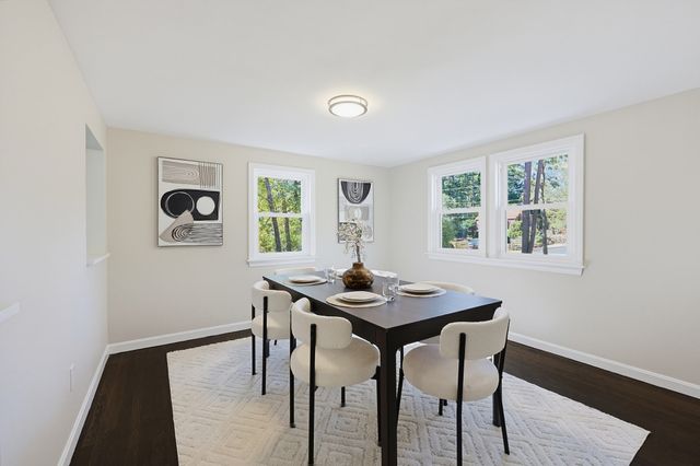 127 Crescent Pl, Hanson, MA 02341