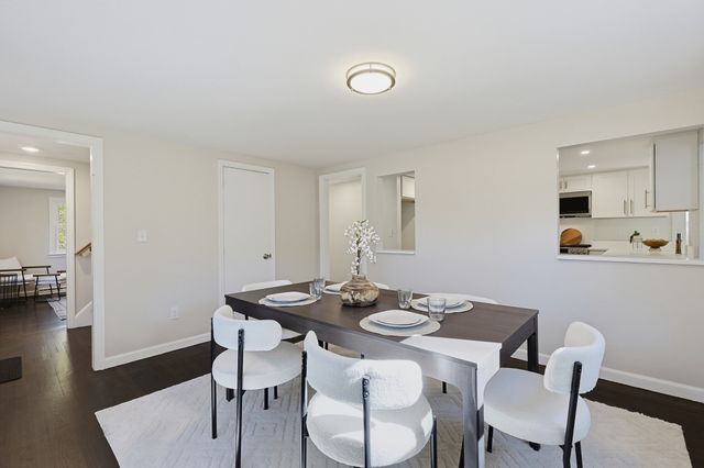 127 Crescent Pl, Hanson, MA 02341