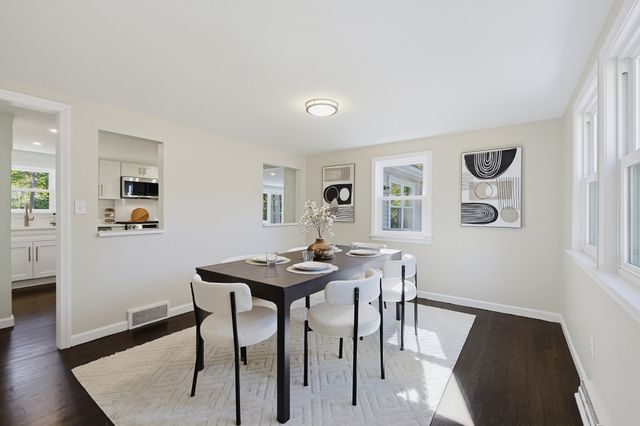 127 Crescent Pl, Hanson, MA 02341