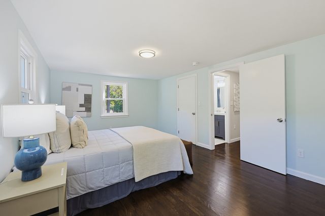 127 Crescent Pl, Hanson, MA 02341