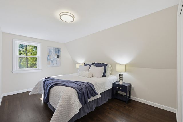 127 Crescent Pl, Hanson, MA 02341