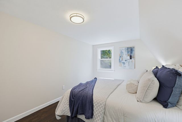 127 Crescent Pl, Hanson, MA 02341