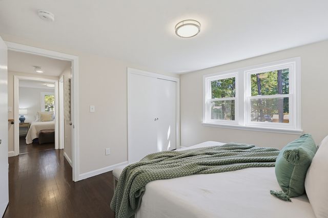 127 Crescent Pl, Hanson, MA 02341