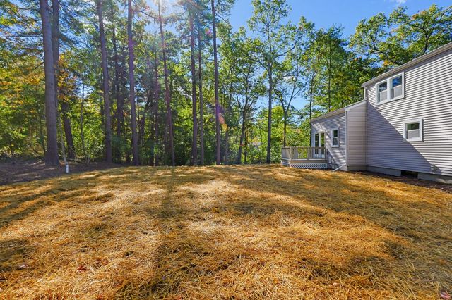 127 Crescent Pl, Hanson, MA 02341