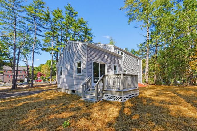 127 Crescent Pl, Hanson, MA 02341