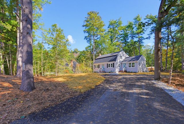 127 Crescent Pl, Hanson, MA 02341