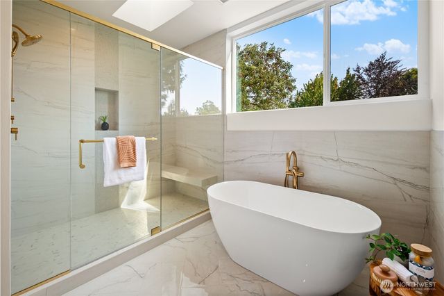 613 18th Avenue E, Seattle, WA 98112