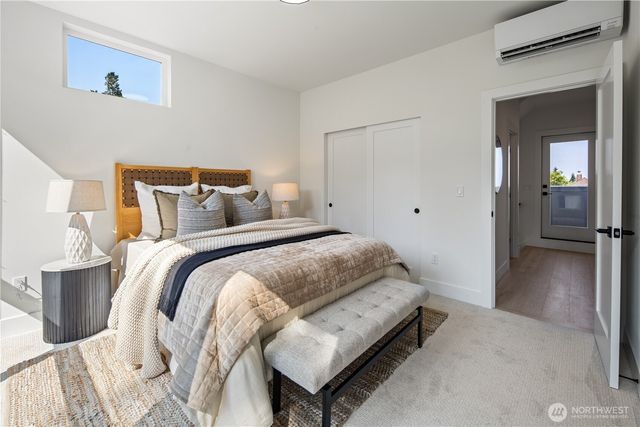 613 18th Avenue E, Seattle, WA 98112