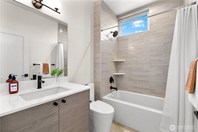613 18th Avenue E, Seattle, WA 98112