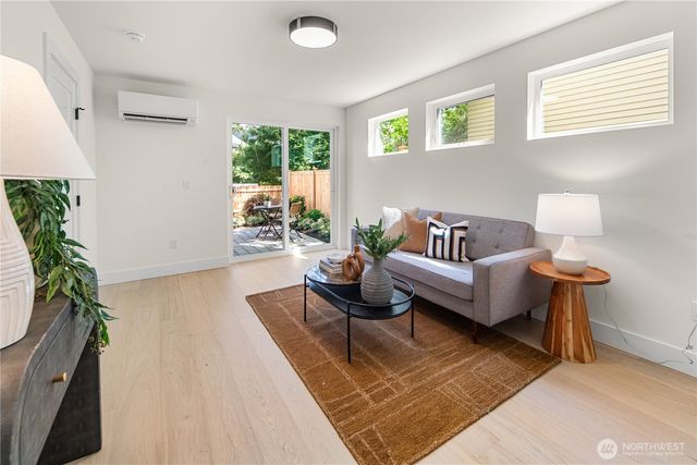 613 18th Avenue E, Seattle, WA 98112