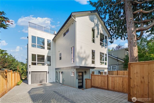 613 18th Avenue E, Seattle, WA 98112