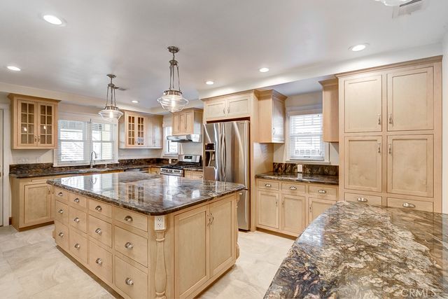 520 N Orange Street, Orange, CA 92867