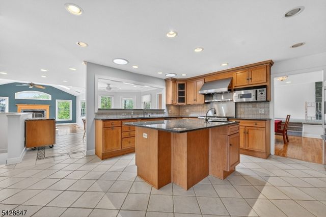 1393 Mallard Dr, Bridgewater Twp., NJ 08836