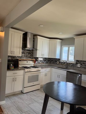 14510 Hoerning Avenue, Warren, MI 48088