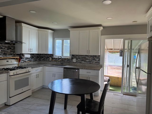 14510 Hoerning Avenue, Warren, MI 48088