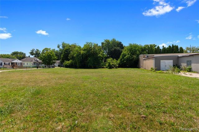 2201 S Niagara Street, Saginaw, MI 48602