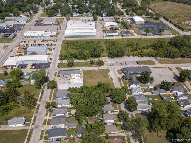 2201 S Niagara Street, Saginaw, MI 48602