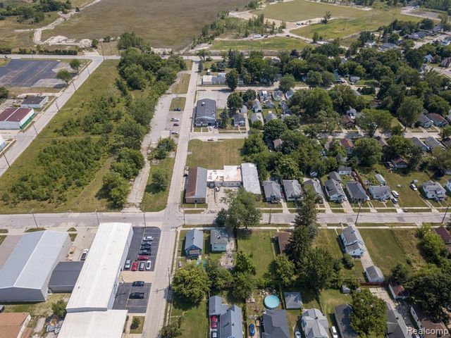 2201 S Niagara Street, Saginaw, MI 48602