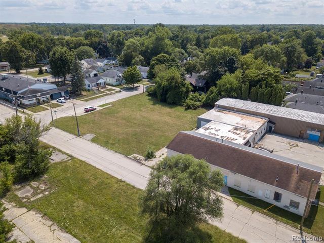 2201 S Niagara Street, Saginaw, MI 48602
