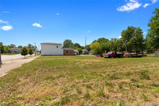 2201 S Niagara Street, Saginaw, MI 48602