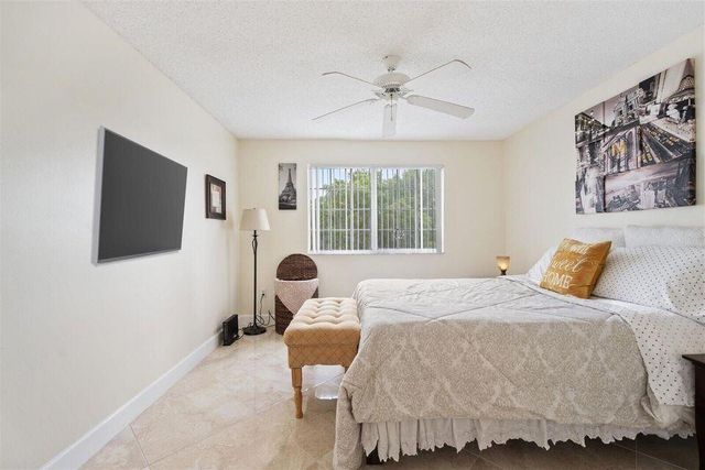 1100 Crestwood Court 1110, Royal Palm Beach, FL 33411