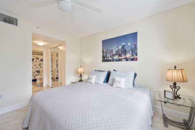 1100 Crestwood Court 1110, Royal Palm Beach, FL 33411