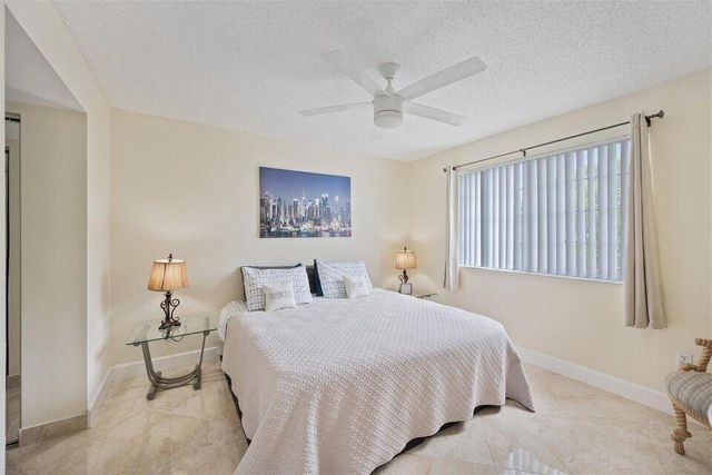 1100 Crestwood Court 1110, Royal Palm Beach, FL 33411