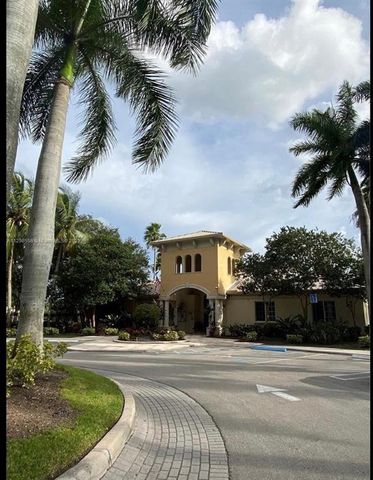 1100 Crestwood Court 1110, Royal Palm Beach, FL 33411