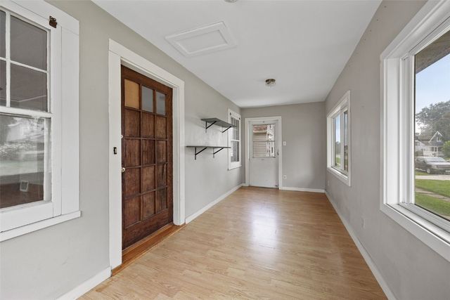 615 34th Street NE, Cedar Rapids, IA 52402