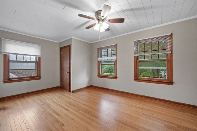 615 34th Street NE, Cedar Rapids, IA 52402